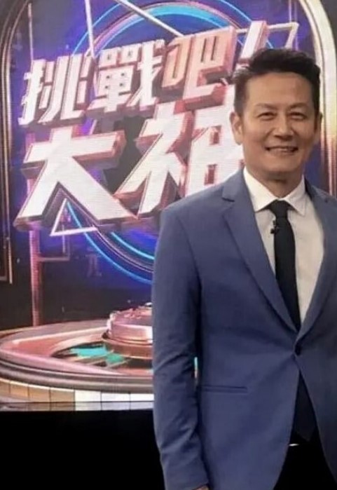 按摩店4P月黑风高来冒险两个女客户同时按摩4P啪啪推胸揉穴脱下裤子按摩床上操姿势多花样多抬起双腿侧入抽插猛操 - 国产色情网